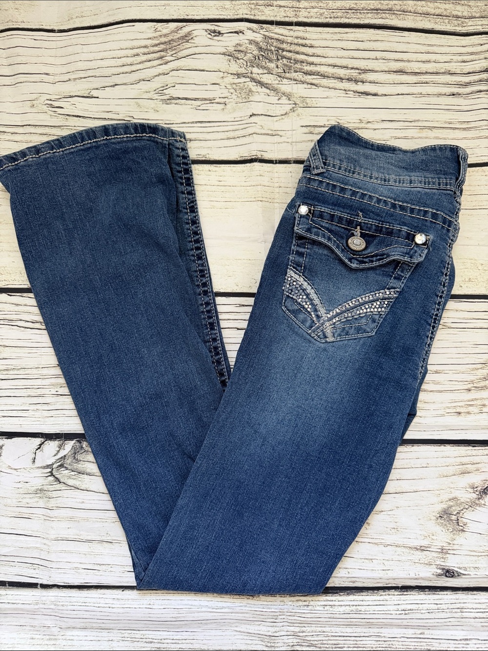 ♡ Wallflower Women’s Stretch Denim Jeans with Embellished Back Pockets 3